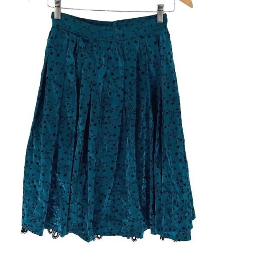 Women's A-Line Skirt Generic Pleated Laced Hemline Hook & Eye‎ Blue Size 2/4